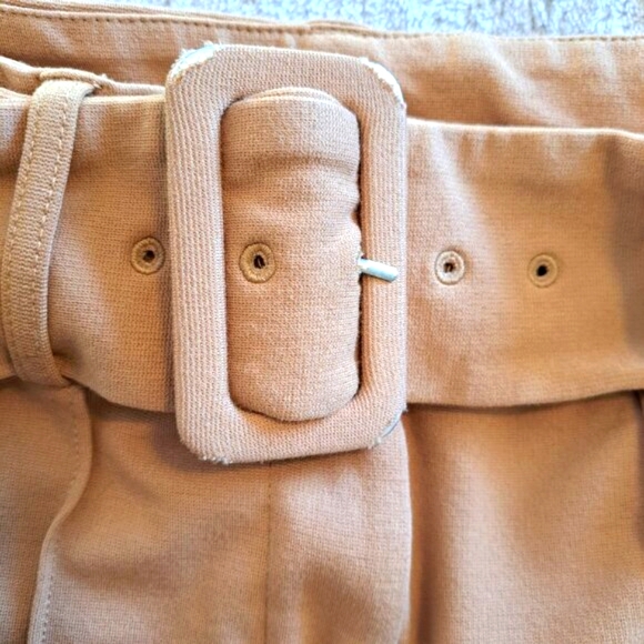 Drew Cropped Soft Belted Khaki Camel Center Seam Crops Size 2 - Picture 10 of 11